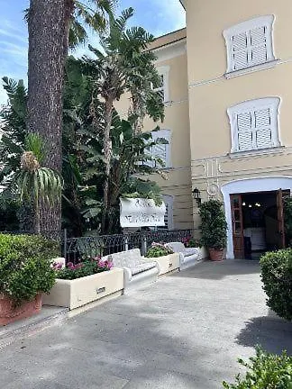 Διαμέρισμα A Due Passi Dalla Piazzetta In Κάπρι